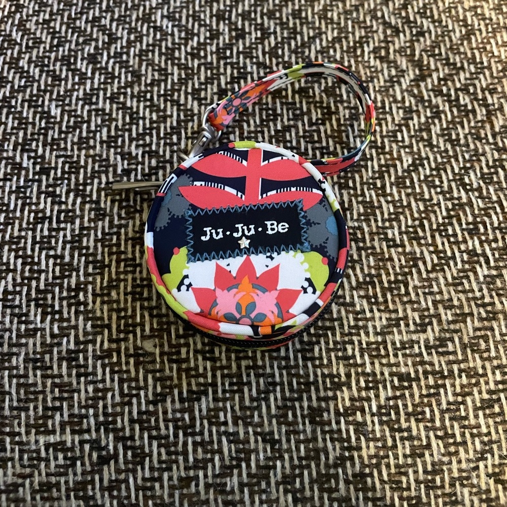 Jujube paci holder